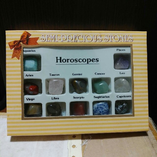 ★semi precious stones　半貴石　12個入★新品未開封 ハンドメイドの素材/材料(各種パーツ)の商品写真