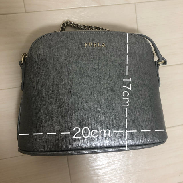 FURLA シルバー　ショルダーバック 2