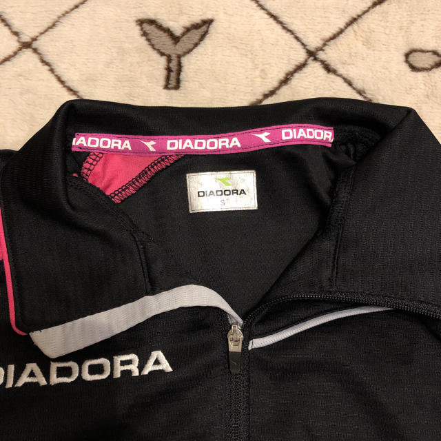 DIADORA(ディアドラ)のテニスウエア ブラック&ピンク スポーツ/アウトドアのテニス(ウェア)の商品写真