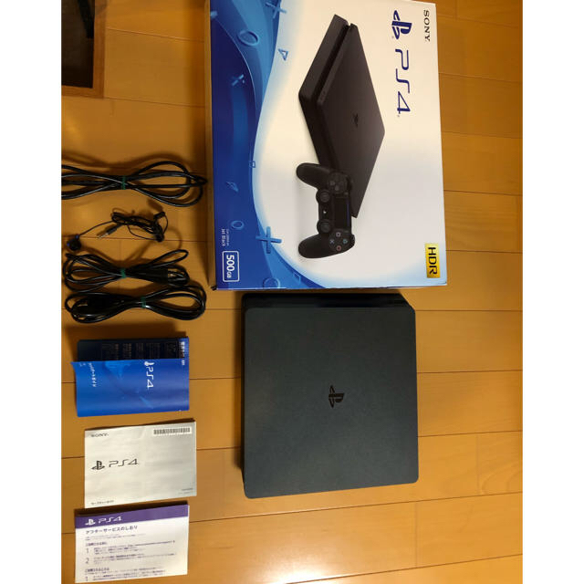 PlayStation4(プレイステーション4)のPlayStation4 プレステ4CUH-2200 500GBジェットブラック エンタメ/ホビーのゲームソフト/ゲーム機本体(家庭用ゲーム機本体)の商品写真