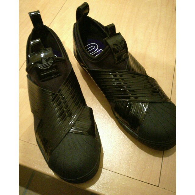 adidas(アディダス)のアディダス　スリッポン　エナメル レディースの靴/シューズ(スニーカー)の商品写真