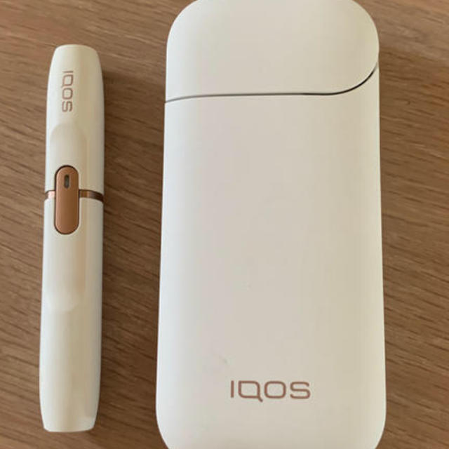 IQOS(アイコス)のiQOS 2.4プラス チャージャー＆ホルダー honoka様専用❤️ メンズのファッション小物(タバコグッズ)の商品写真