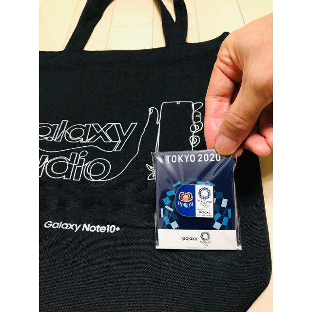 Galaxy(ギャラクシー)のGalaxy Note10+ ピンバッジ・トートバッグ 新品未使用 レディースのバッグ(トートバッグ)の商品写真