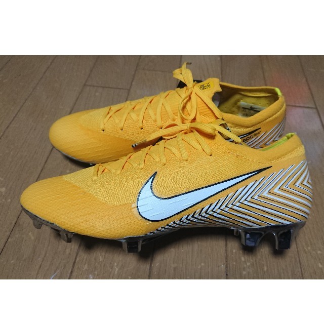 NIKE(ナイキ)のナイキ  マーキュリアル/ヴェイパー12 スポーツ/アウトドアのサッカー/フットサル(シューズ)の商品写真