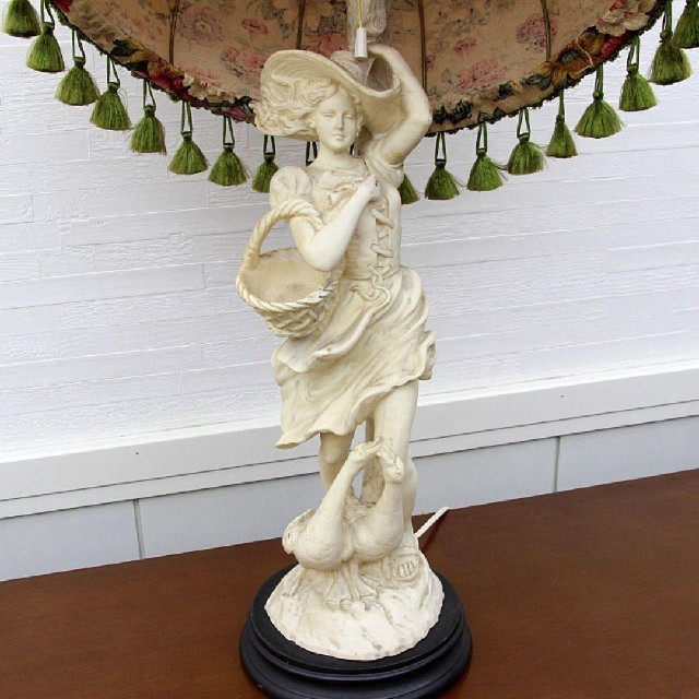 イタリア製 石膏 マリア像  大型ランプスタンド台  貴婦人 ランプ台