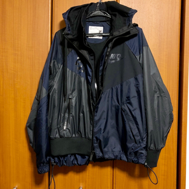 sacai(サカイ)のNike x Sacai Hooded Anorak BLACK×NAVY レディースのジャケット/アウター(ナイロンジャケット)の商品写真