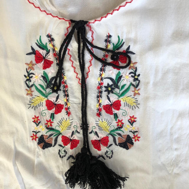 titicaca(チチカカ)のチチカカ　titicaca トップス　刺繍　ポイント消化 レディースのトップス(Tシャツ(半袖/袖なし))の商品写真