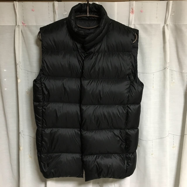 Pyrenex(ピレネックス)のPYRENEX ESPELETTE VEST ブラック Sサイズ メンズのジャケット/アウター(ダウンベスト)の商品写真