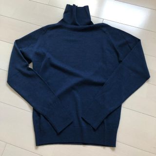 ジョンスメドレー(JOHN SMEDLEY)のJOHN SMEDLEY Blueタートルニット(ニット/セーター)