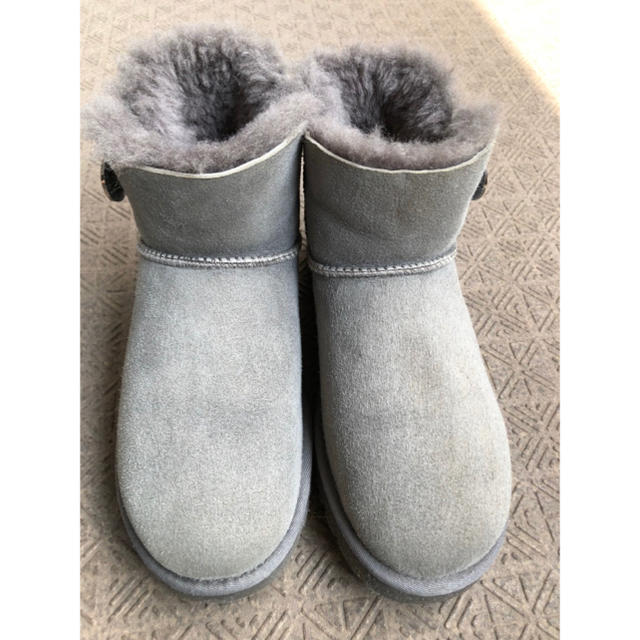 UGG(アグ)のゆん様専用 ugg  ミニベイリーボタン ブリング / スワロフスキー レディースの靴/シューズ(ブーツ)の商品写真