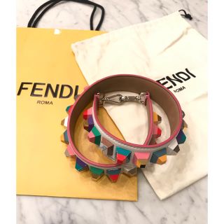 フェンディ(FENDI)の［新品］FENDIストラップユー スタッズ(その他)