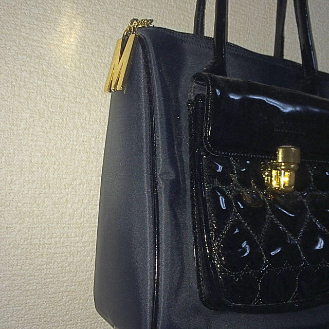 MOSCHINO(モスキーノ)のMOSCHINO♡ハートバッグ レディースのバッグ(ハンドバッグ)の商品写真
