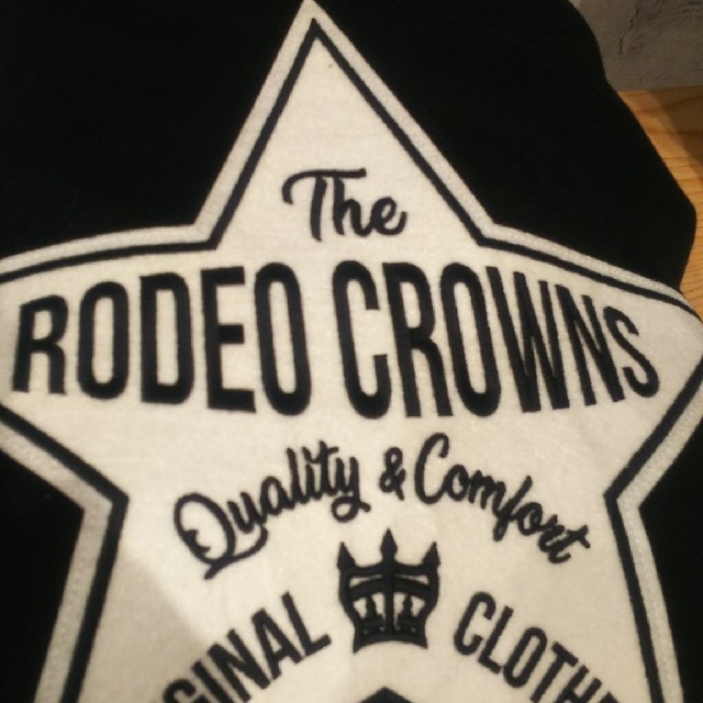 RODEO CROWNS WIDE BOWL(ロデオクラウンズワイドボウル)のテラ松ロンTブラック レディースのトップス(Tシャツ(長袖/七分))の商品写真