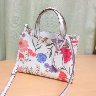 ケイトスペードニューヨーク(kate spade new york)のかよさん専用　美品♬ケイトスペード　花柄ショルダー付きバッグ(ショルダーバッグ)