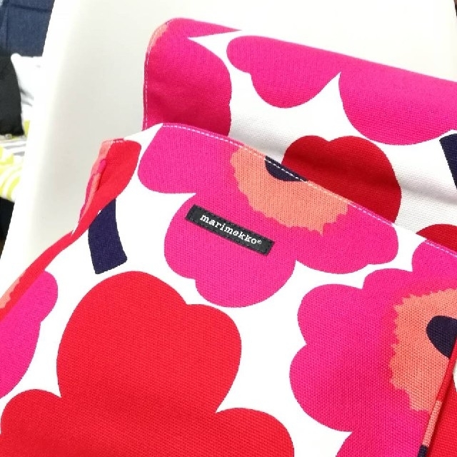 marimekko(マリメッコ)の新品　マリメッコ　ショルダーバック　ウニッコ レディースのバッグ(ショルダーバッグ)の商品写真