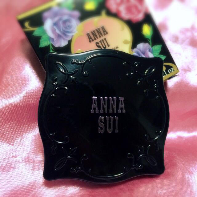 ANNA SUI(アナスイ)のアナスイローズチーク100ハイライト コスメ/美容のベースメイク/化粧品(チーク)の商品写真