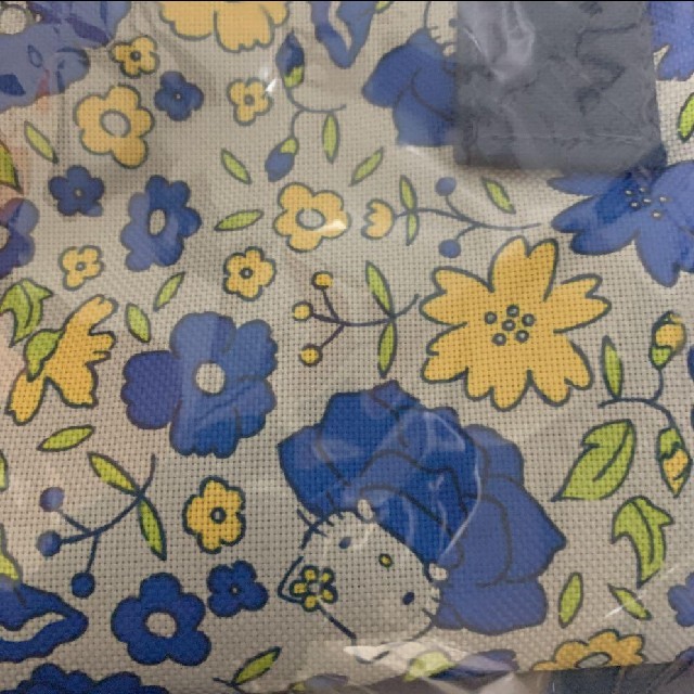 サンリオ(サンリオ)の【n＆n様専用】ハローキティ　がま口リュック　花柄　ブルー レディースのバッグ(リュック/バックパック)の商品写真