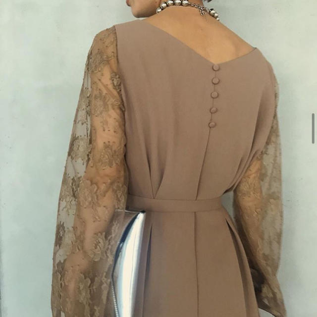 Ameri VINTAGE(アメリヴィンテージ)のAMERI LACE SLEEVE REFINED DRESS レディースのフォーマル/ドレス(ロングドレス)の商品写真