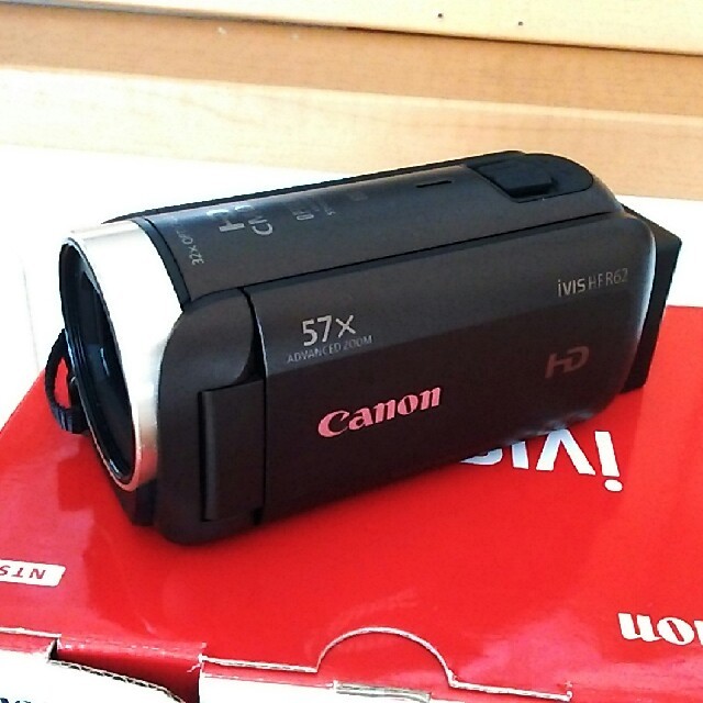 ビデオカメラ キャノン iVIS HF R62 美品 スマホ/家電/カメラのカメラ(ビデオカメラ)の商品写真