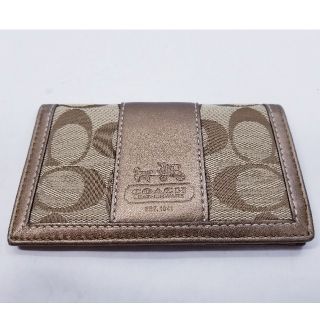 コーチ(COACH)のひー様 極美品 COACH カードケース  シグネチャー シャンパンゴールド(名刺入れ/定期入れ)