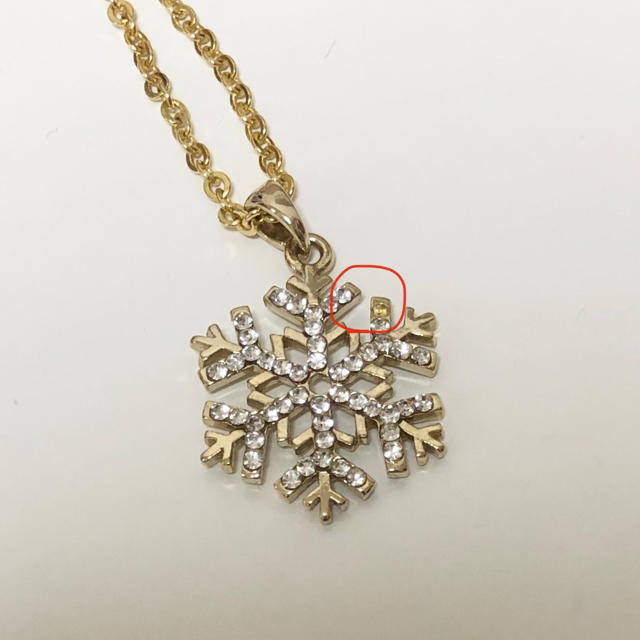 one*way(ワンウェイ)の雪の結晶ネックレス レディースのアクセサリー(ネックレス)の商品写真