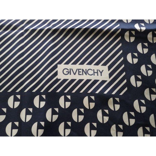 GIVENCHY(ジバンシィ)のGIVENCHY　ジバンシー　スカーフ　大判　紺×白 レディースのファッション小物(バンダナ/スカーフ)の商品写真