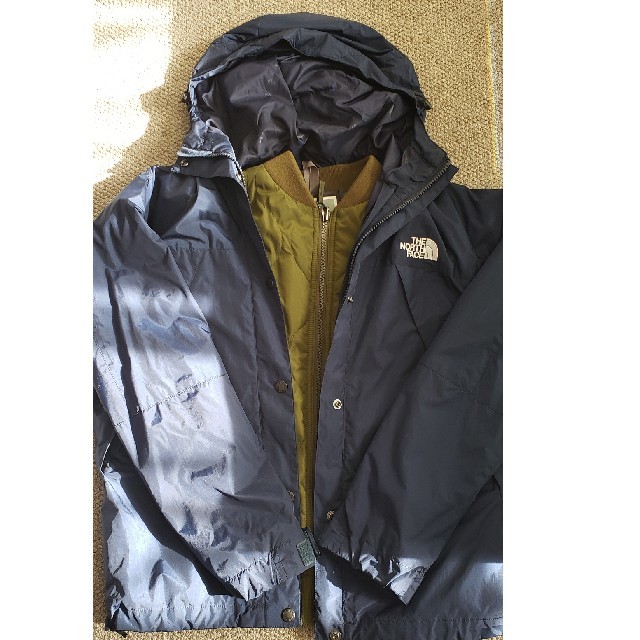 THE NORTH FACE(ザノースフェイス)のTHE NORTH FACE ノースフェイスマウンテンジャケット　Supreme レディースのジャケット/アウター(その他)の商品写真