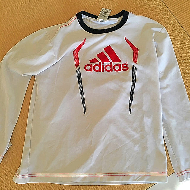 adidas(アディダス)のアディダス　長袖　Tシャツ　スポーツ　150〜165 キッズ/ベビー/マタニティのキッズ服男の子用(90cm~)(Tシャツ/カットソー)の商品写真