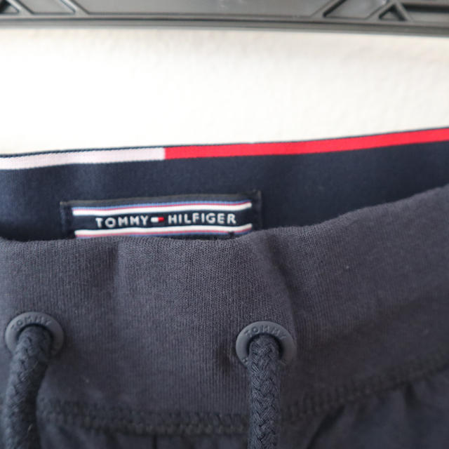 TOMMY HILFIGER(トミーヒルフィガー)のTommy  Hilfiger 紺　スエット地パンツ レディースのパンツ(カジュアルパンツ)の商品写真