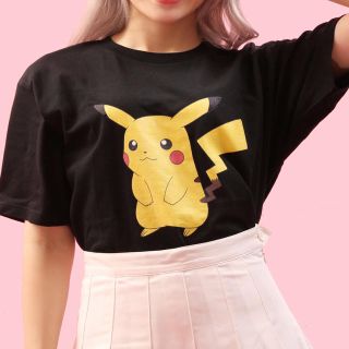 ダブルシー(wc)のWC／ピカチュウプリントTシャツ(Tシャツ(半袖/袖なし))