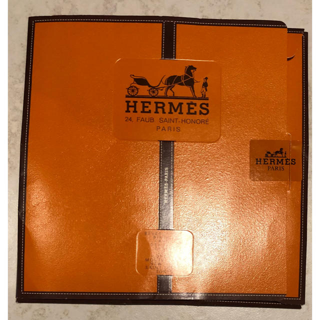 Hermes(エルメス)の未開封　未使用　美品　イエローベージュが優しくカッコイイ エルメス スカーフ レディースのファッション小物(バンダナ/スカーフ)の商品写真