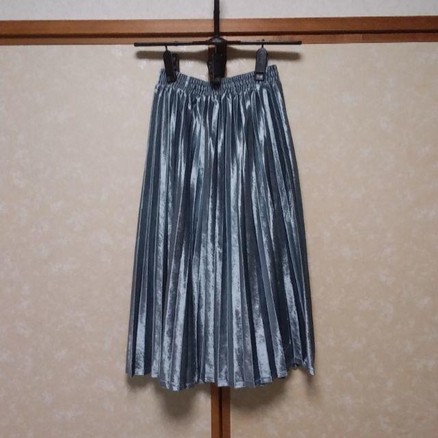 merlot(メルロー)の未使用☆　merlot ベロアプリーツスカート(ブルーグレー) レディースのスカート(その他)の商品写真