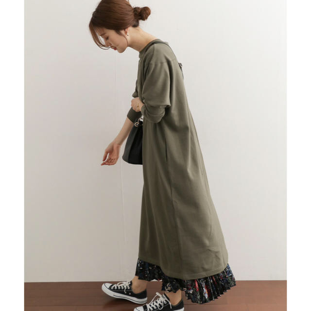 URBAN RESEARCH DOORS(アーバンリサーチドアーズ)のDOORS☆ フットボールワンピース🌸KHAKI♪新品タグ付♪UR レディースのワンピース(ロングワンピース/マキシワンピース)の商品写真