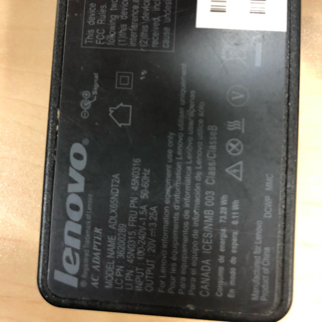 Lenovo(レノボ)のADLX65NDT2A レノボACアダプタ スマホ/家電/カメラのPC/タブレット(PC周辺機器)の商品写真