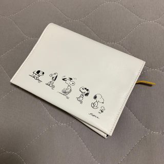 ピーナッツ(PEANUTS)の【※お値下げ】スヌーピーミュージアム　限定　ブックカバー(キャラクターグッズ)