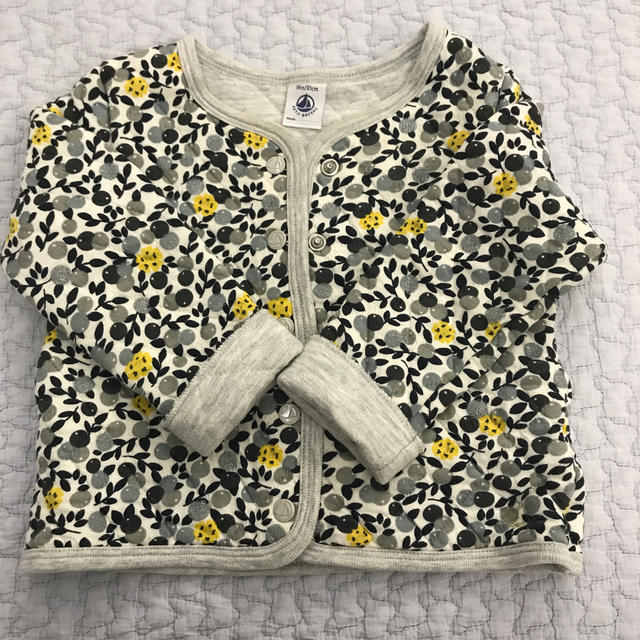 PETIT BATEAU(プチバトー)のプチバトー18m（81cm）キルティング カーディガン キッズ/ベビー/マタニティのベビー服(~85cm)(カーディガン/ボレロ)の商品写真