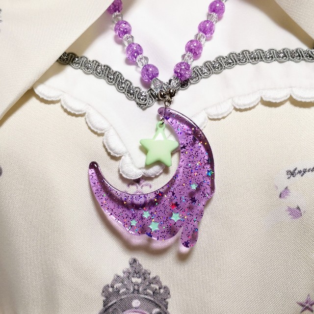 Angelic Pretty(アンジェリックプリティー)のMelty Moonネックレス ラベンダー レディースのアクセサリー(ネックレス)の商品写真