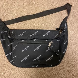 バレンシアガ(Balenciaga)の《モーさん専用》EXOベッキョン着用　BALENCIAGAボディバッグ(ウエストポーチ)