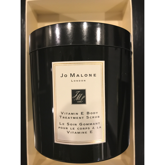 Jo Malone(ジョーマローン)のJo Malone ビタミンE  ボディトリートメント スクラブ 【箱付き】 コスメ/美容のボディケア(ボディスクラブ)の商品写真