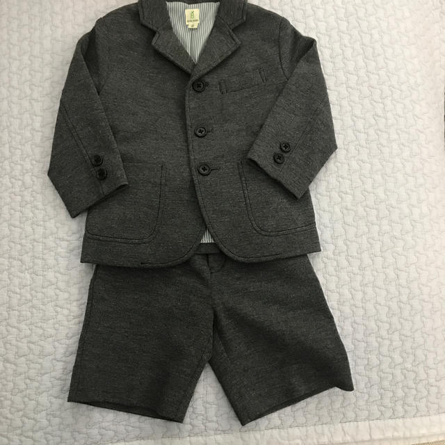 SHIPS KIDS(シップスキッズ)の男の子（90cm）グレー　セットアップ キッズ/ベビー/マタニティのキッズ服男の子用(90cm~)(ドレス/フォーマル)の商品写真