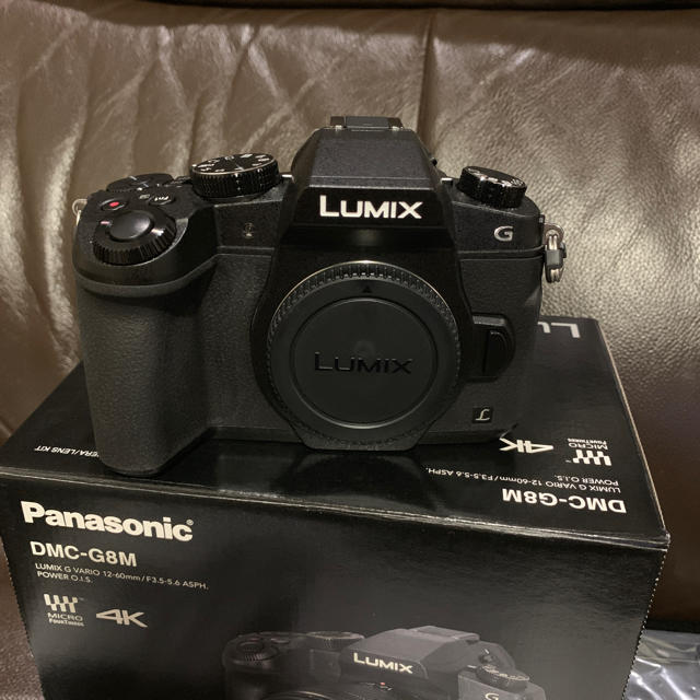 Panasonic(パナソニック)の大幅値下　送料無料　美品　Panasonic LUMIX DMC-G8 ボディ スマホ/家電/カメラのカメラ(ミラーレス一眼)の商品写真