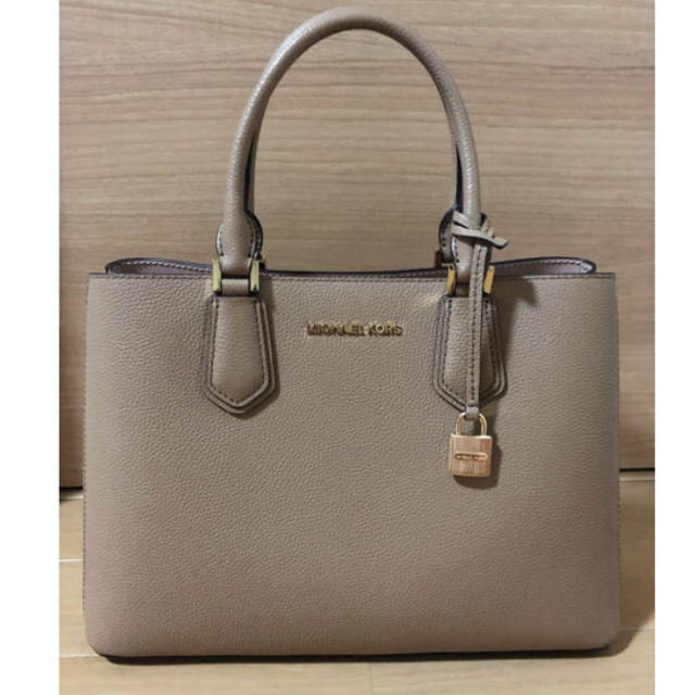 Michael Kors(マイケルコース)のMichael Kors 出品は23日まで！ レディースのバッグ(ハンドバッグ)の商品写真