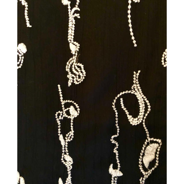 cawaii(カワイイ)のcawaii シフォン総刺繍のワンピース レディースのワンピース(ロングワンピース/マキシワンピース)の商品写真