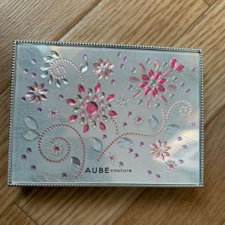 オーブクチュール(AUBE couture)のオーブクチュールデザイニングジュエルコンパクトH WT02(アイシャドウ)