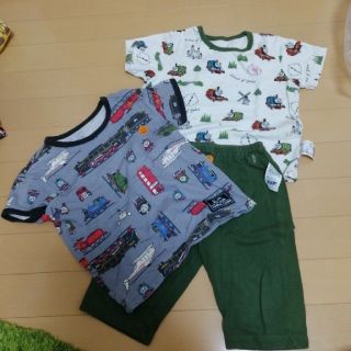 UNIQLOトーマス半袖パジャマ＆Ｔシャツセット100(パジャマ)