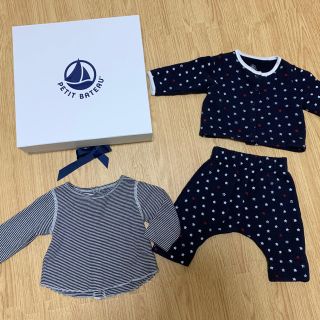 プチバトー(PETIT BATEAU)の星柄セットアップとトップス(ニット/セーター)