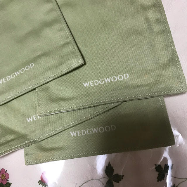 WEDGWOOD(ウェッジウッド)のやよ様専用 ワイルドストロベリー セット インテリア/住まい/日用品のキッチン/食器(テーブル用品)の商品写真