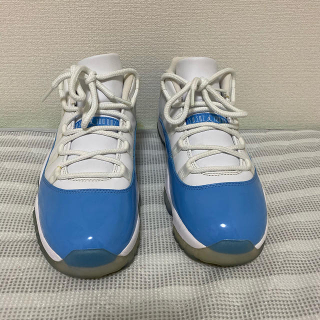 air jordan 11 low unc