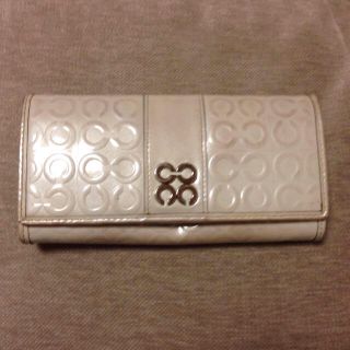 コーチ(COACH)のコーチ  白エナメル長財布(財布)