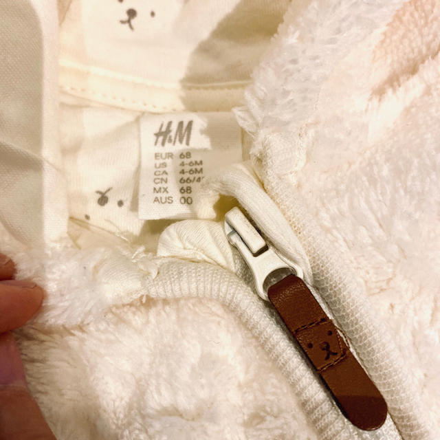 H&H(エイチアンドエイチ)の【コト美さん専用】H&M くまフリースボアロンパース 68cm 4-6m キッズ/ベビー/マタニティのベビー服(~85cm)(ロンパース)の商品写真